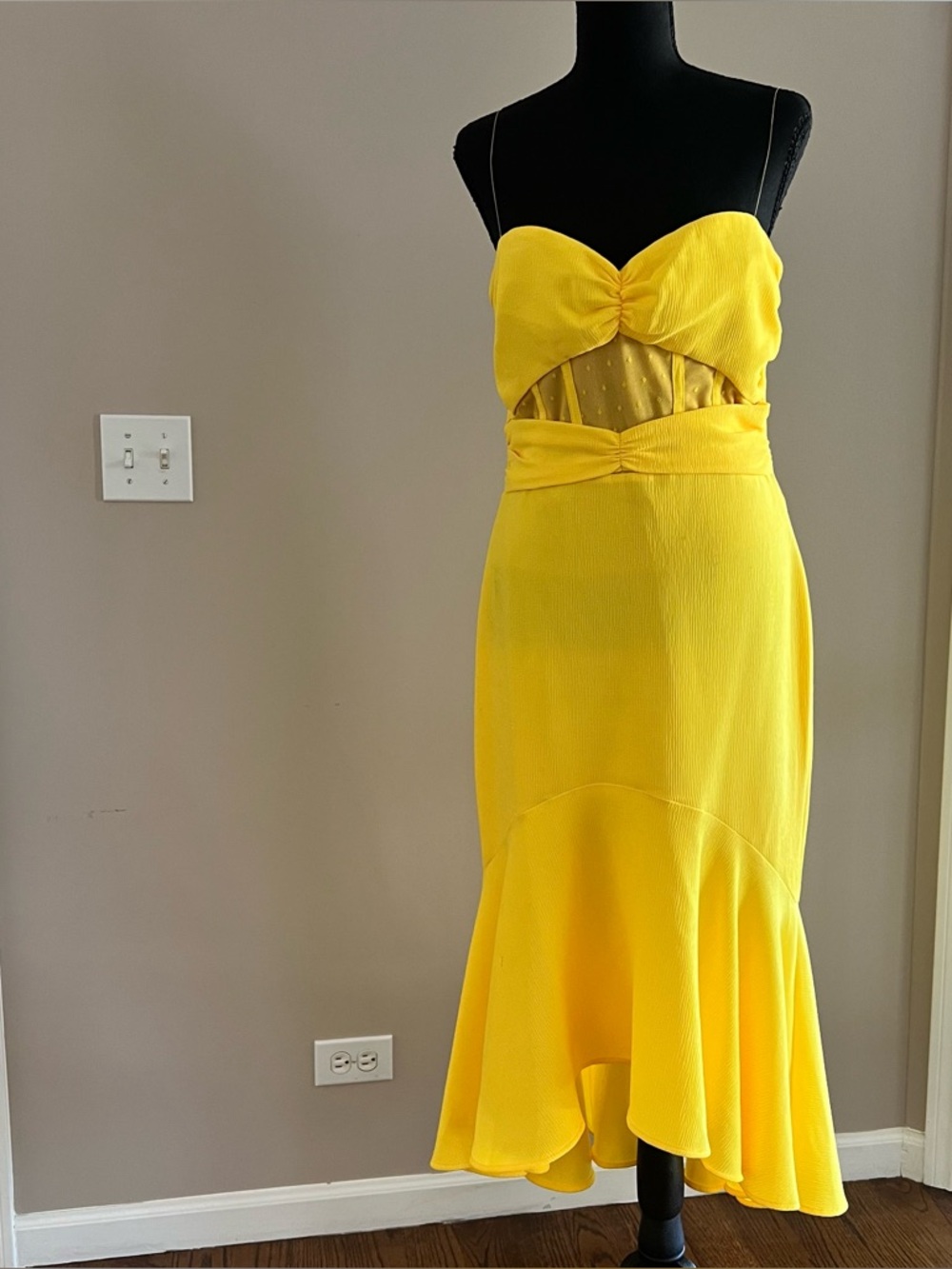 NBD from Revolve Yellow Midi Dress with Sweetheart Neckline - Size M